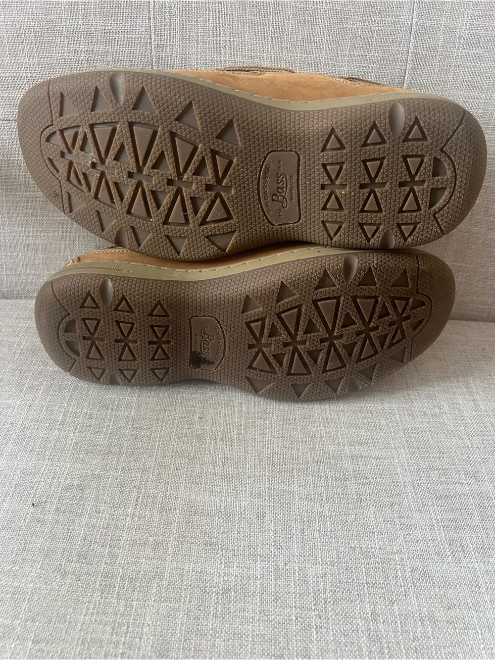 GH Bass & Co. Tan leather loafers, men’s 8, casual preppy office dressy